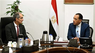 رئيس الوزراء يلتقى وزير الاتصالات لمتابعة موقف تطوير سنترال رمسيس بعد الحريق