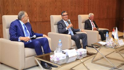 وزير التموين يلتقي قيادات الغرف التجارية لتنفيذ توجيهات رئيس الوزراء بشأن ضبط الأسواق وتخفيض الأسعار 