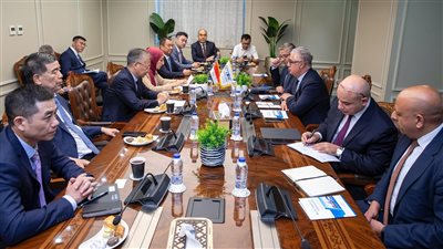 اقتصادية قناة السويس تستقبل وفد اتحاد الصناعة والتجارة بمقاطعة شيجيانج الصينية لتعزيز فرص الاستثمار
