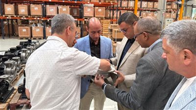 وزير الإسكان يبحث مع شركة 