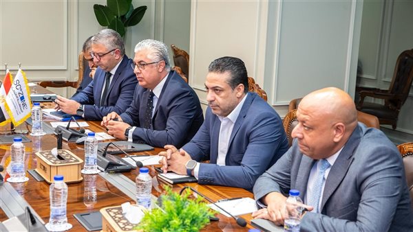 رئيس اقتصادية قناة
