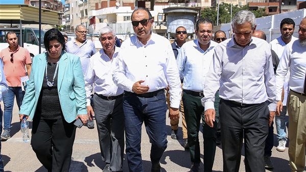 جولة وزير قطاع الأعمال