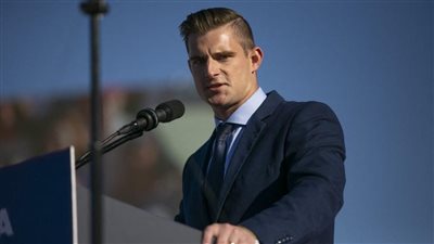 مستشار ترامب لشؤون العملات المشفرة يقرر التنحى عن منصبه 