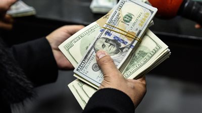 المصريين بيبانوا وقت الشدة.. شوف ازاي تحويلات المغتربين ساندت مصر في أزمتها الدولارية