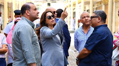 وزيرة التنمية المحلية تتفقد أعمال تطوير سوق العتبة بالقاهرة بتكلفة 38 مليون جنيه