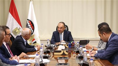 وزير قطاع الأعمال: العمال شريك رئيسي في تعظيم الإنتاجية واستدامة النمو 