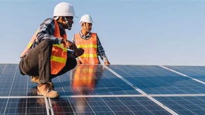 أزمة عمالة تلوح في أفق قطاع الطاقة المتجددة مع توسع المشاريع حول العالم