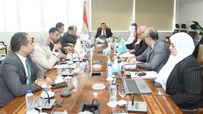 وزير الإسكان يتابع الإجراءات التنفيذية لتفعيل قانون تنظيم العلاقة بين المالك والمستأجر