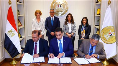 توقيع بروتوكولات تعاون لتنفيذ 4 مشروعات للتنمية الاقتصادية المحلية بتكلفة 480 مليون جنيه