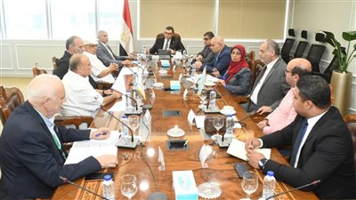 الشربيني يستعرض مع مستثمري 6 أكتوبر مقترحات تسريع تنفيذ المشروعات السكنية والتجارية