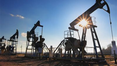 النفط الكويتي يرتفع إلى 70.07 دولار للبرميل مدعومًا بتحسن مؤشرات السوق العالمية