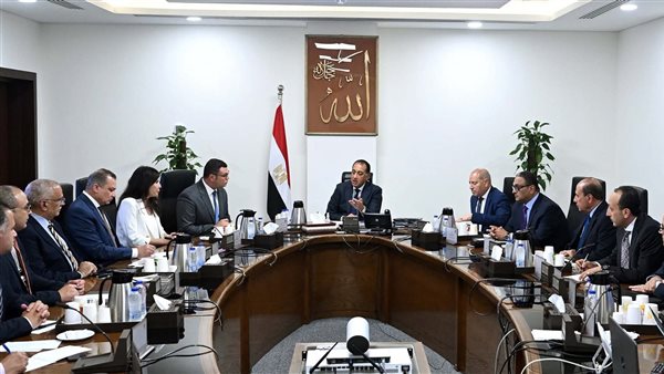 رئيس الوزراء يتابع