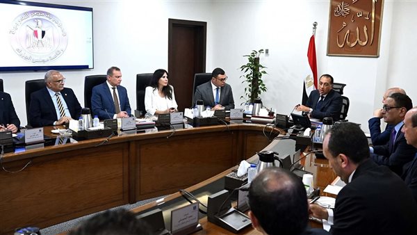 مدبولي يستعرض الاستثمارات
