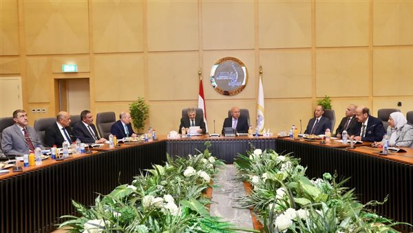 وزير الصناعة يترأس