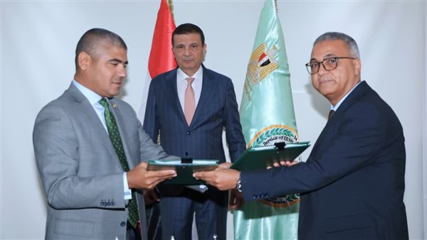 وزير الزراعة يشهد