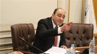 مذكرة عاجلة لرئيس الوزراء لإنقاذ قطاع المستلزمات الطبية وسط أزمة مديونيات الشراء الموحد