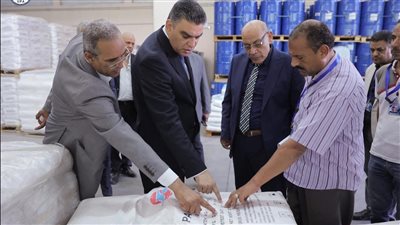 رئيس الشراء الموحد يتابع توافر الأدوية بصيدليات الإسعاف ومخازن الجمهورية بالإسكندرية