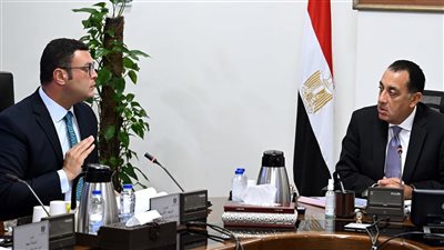 رئيس الوزراء يتابع مع وزير الإسكان موقف 