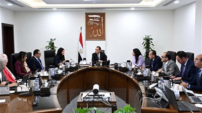 رئيس الوزراء يتابع استعدادات إطلاق 