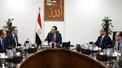 رئيس الوزراء يتابع جهود تطوير العمل الإداري ورفع جودة الخدمات عبر المسابقات المركزية