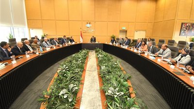 وزير الإسكان يبحث مع كبار المطورين العقاريين الاستراتيجية الوطنية للعمران الأخضر