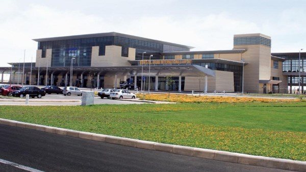 مطار برج العرب