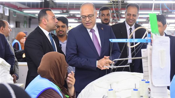 وزير العمل يفتتح