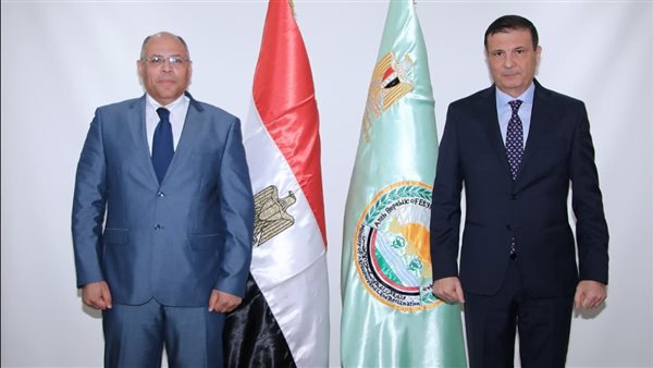 وزير الزراعة وسفير