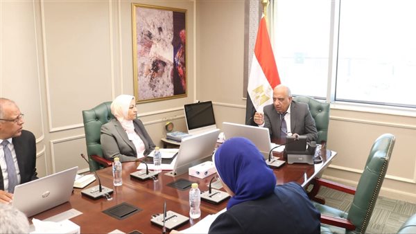جانب من اجتماع وزير