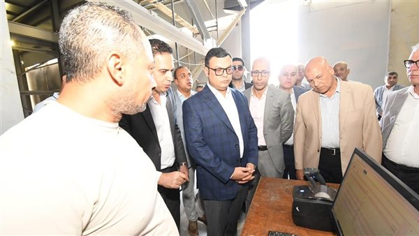 وزير الإسكان يتفقد
