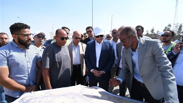 وزير الإسكان يتفقد