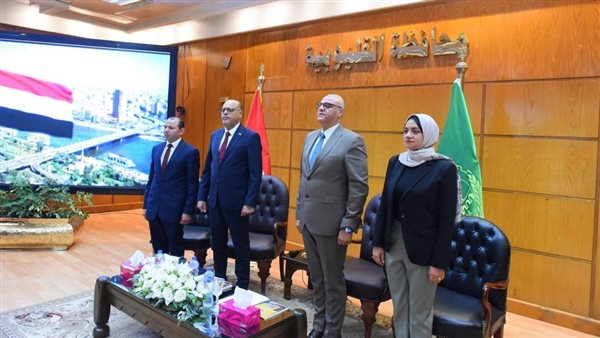 وزير العمل ومحافظ