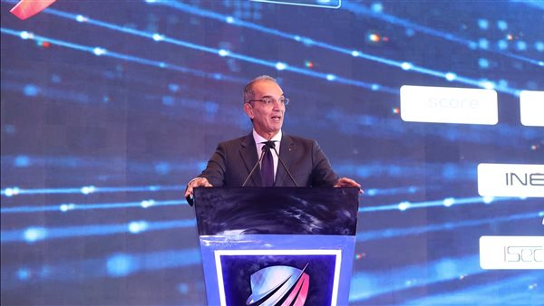وزير الاتصالات وتكنولوجيا