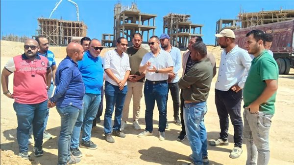 وزير الإسكان يتابع