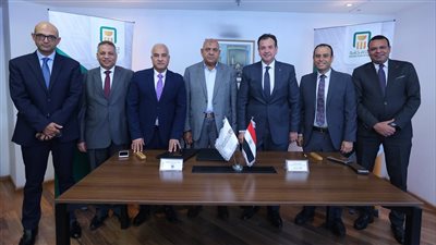 البنك الأهلي المصري يوقع بروتوكول تعاون لتمويل المزارعين من خلال برنامج الزراعات التعاقدية