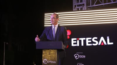 وزير الاتصالات: نستهدف 7.7% نسبة مساهمة الذكاء الاصطناعي بالناتج المحلي الإجمالي في 2030