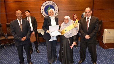 الضرائب المصرية تكرم 73 أماً مثالية لعام 2025 تقديراً لعطائهن الأسري والمهني