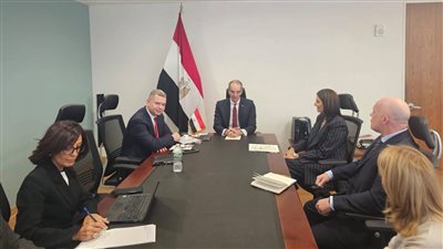  وزير الاتصالات يبحث مع مسئولي الشركات العالمية لزيادة استثماراتها في مجالات التعهيد والاتصالات 