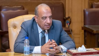 محمود عصمت: التغذية الكهربائية ركيزة أساسية للتنمية الشاملة والمتكاملة والمستدامة في سيناء 
