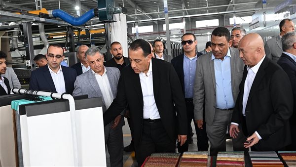 رئيس الوزراء يفتتح