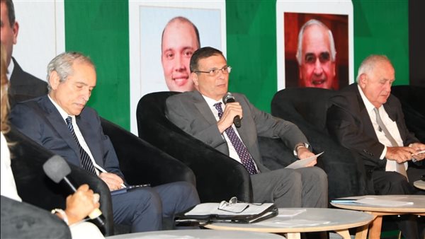 وزير الزراعة في ندوة