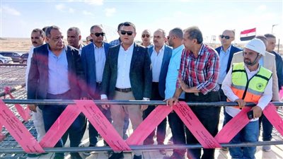 وزير الإسكان يتفقد مشروع إنشاء محطة لتحلية مياه البحر بمدينة العلمين الجديدة