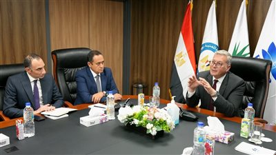 في زيارة مفاجئة للشركة.. وزير البترول يتابع تطور إنتاج حقول الفرعونية ببورسعيد