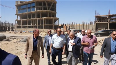 وزير العمل يقود حملة تفتيشية بالعاصمة الإدارية للتأكد من الالتزام بمعايير السلامة المهنية