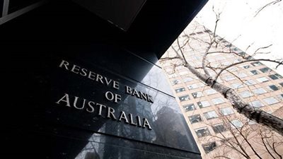 المركزي الأسترالي يبقي أسعار الفائدة دون تغيير رغم ضغوط التضخم