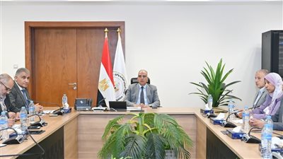 وزير الموارد المائية يتابع آخر مستجدات إنشاء 