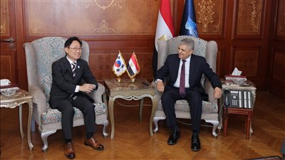 قناة السويس: بناء 6 قاطرات ومحطة تموين بالغاز الطبيعي بالتعاون مع كوريا الجنوبية