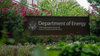 واشنطن تلغي 8 مليارات دولار من مشاريع الطاقة النظيفة في خطوة مثيرة للجدل