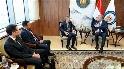 البترول تستعرض مع بتروناس الفرص الواعدة لزيادة الاستثمارات في غرب الدلتا العميق