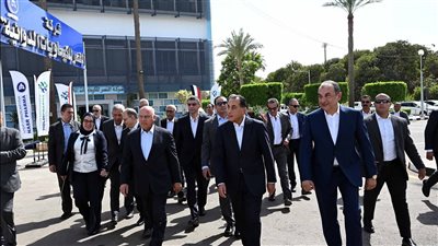 رئيس الوزراء يفتتح 4 مصانع دوائية مطورة بشركة 